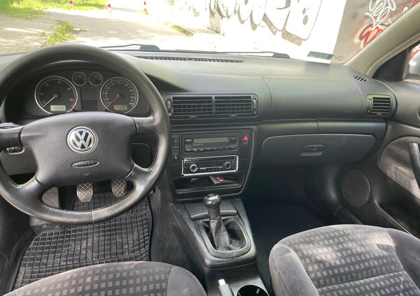 Volkswagen Passat cena 6500 przebieg: 410000, rok produkcji 2000 z Warszawa małe 67